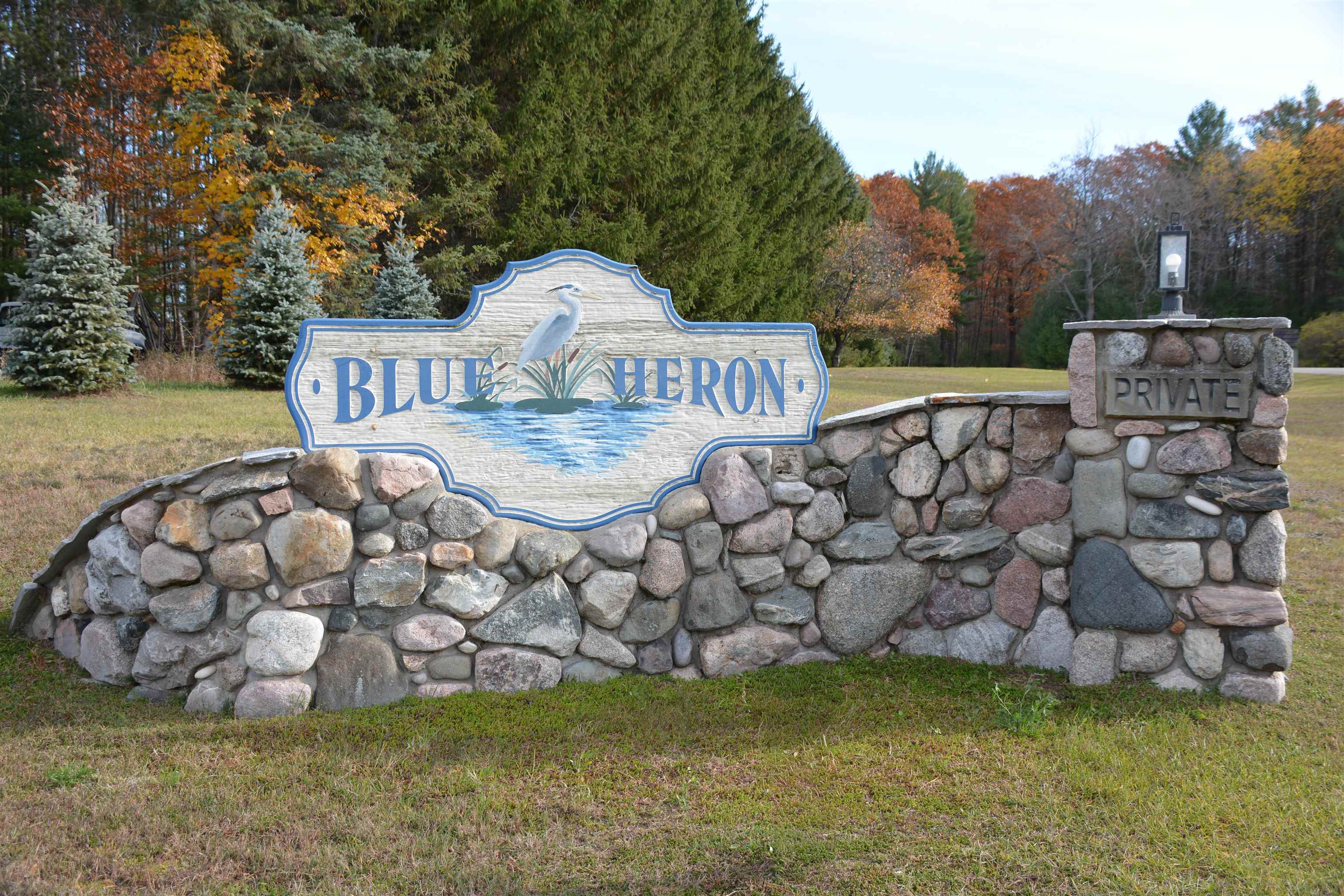 864 SE Blue Heron Drive