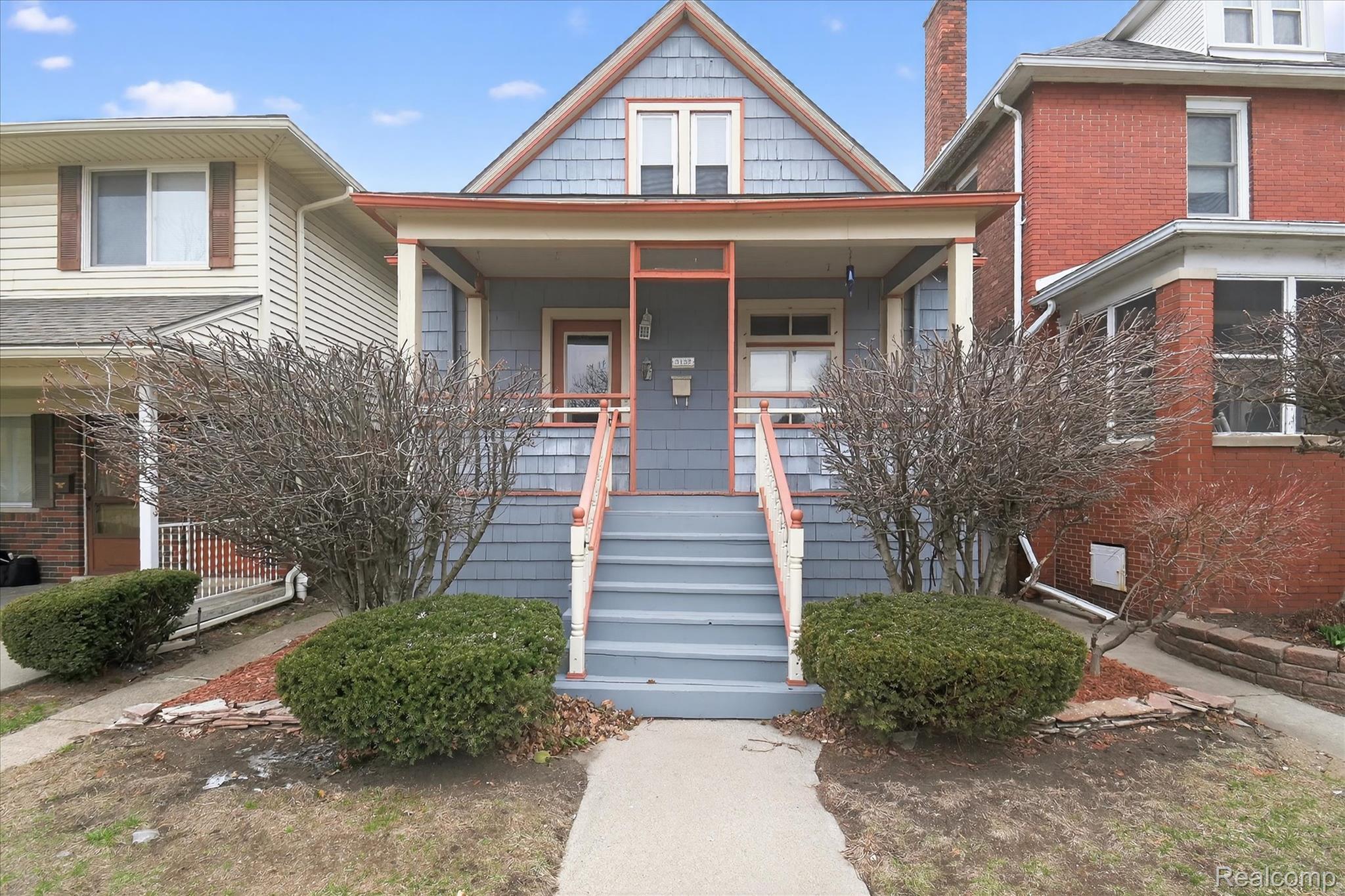 3132-3134 Van Alstyne Street