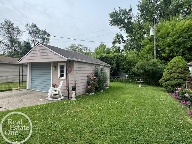 18746 Woodside Street