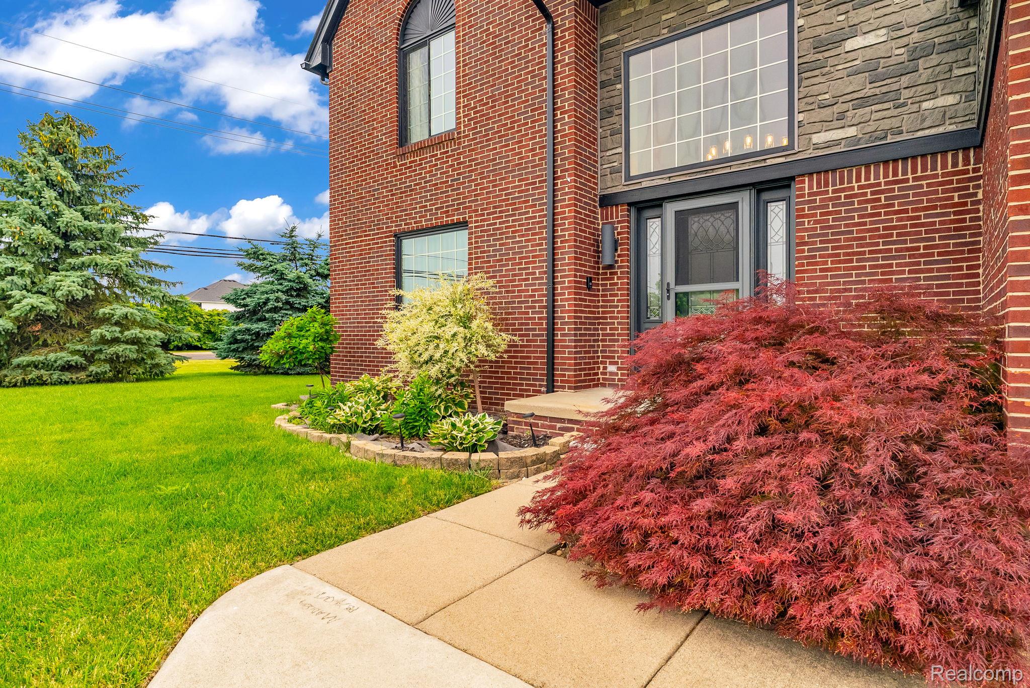 52424 Walnut Drive