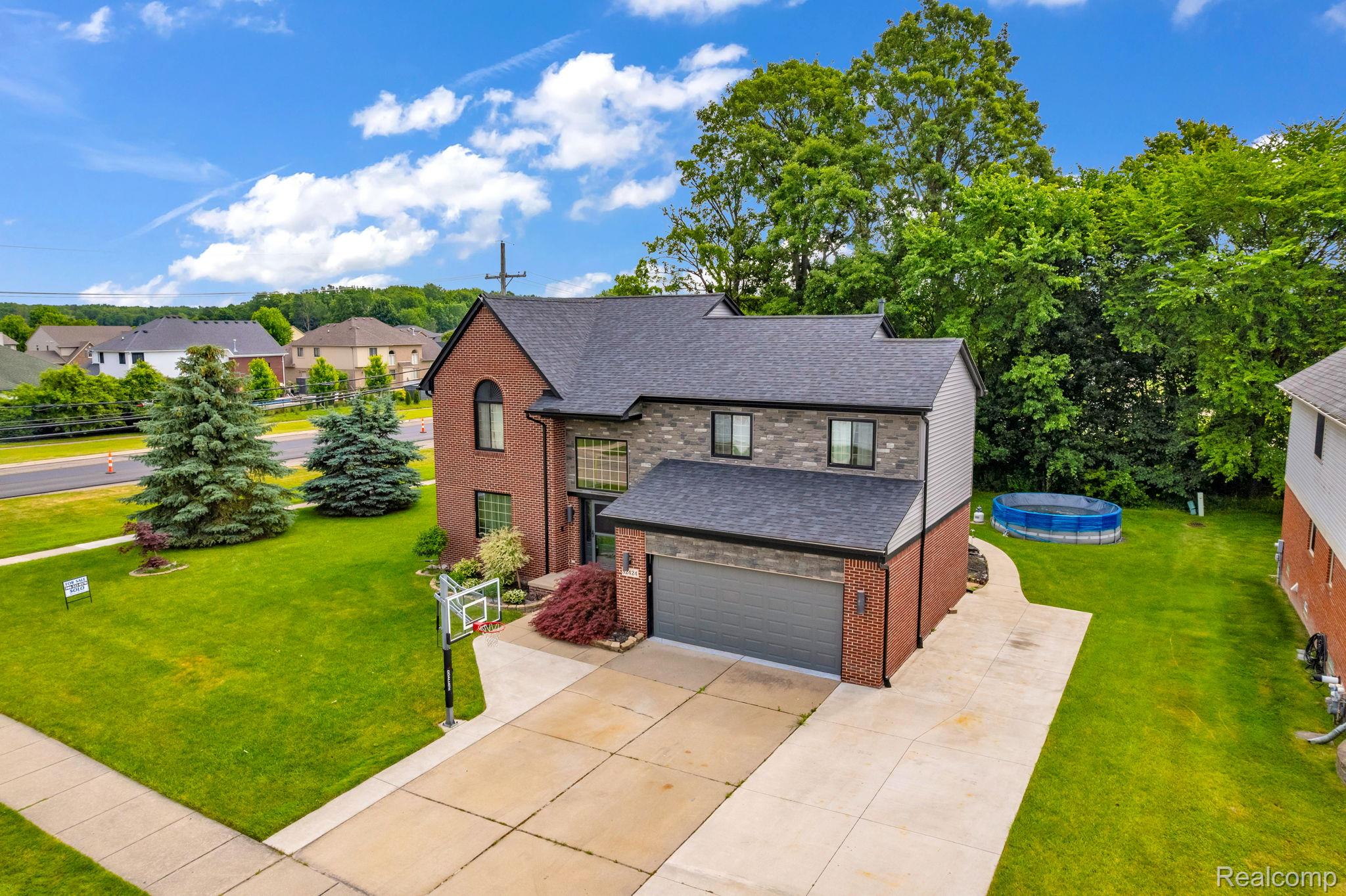 52424 Walnut Drive