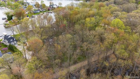 Lot 1 DUNLAVY Lane Hamburg Township MI 48189