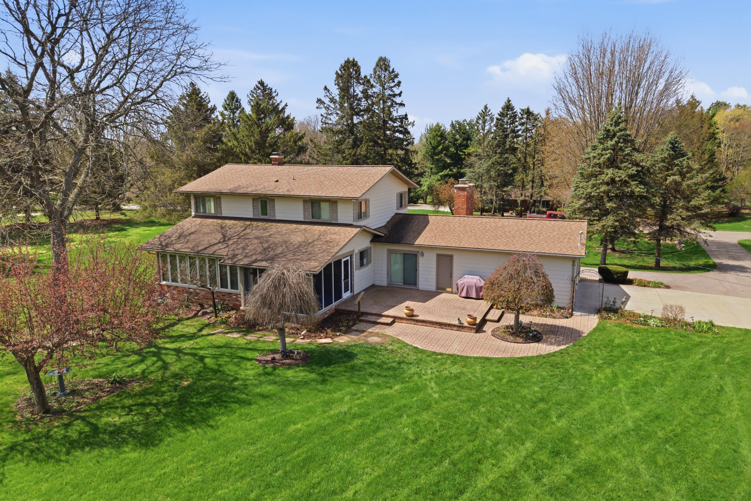 612 Dunross Drive