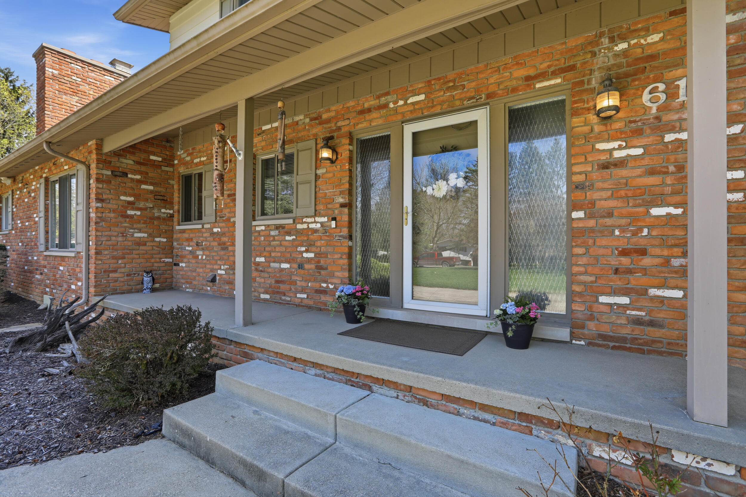 612 Dunross Drive