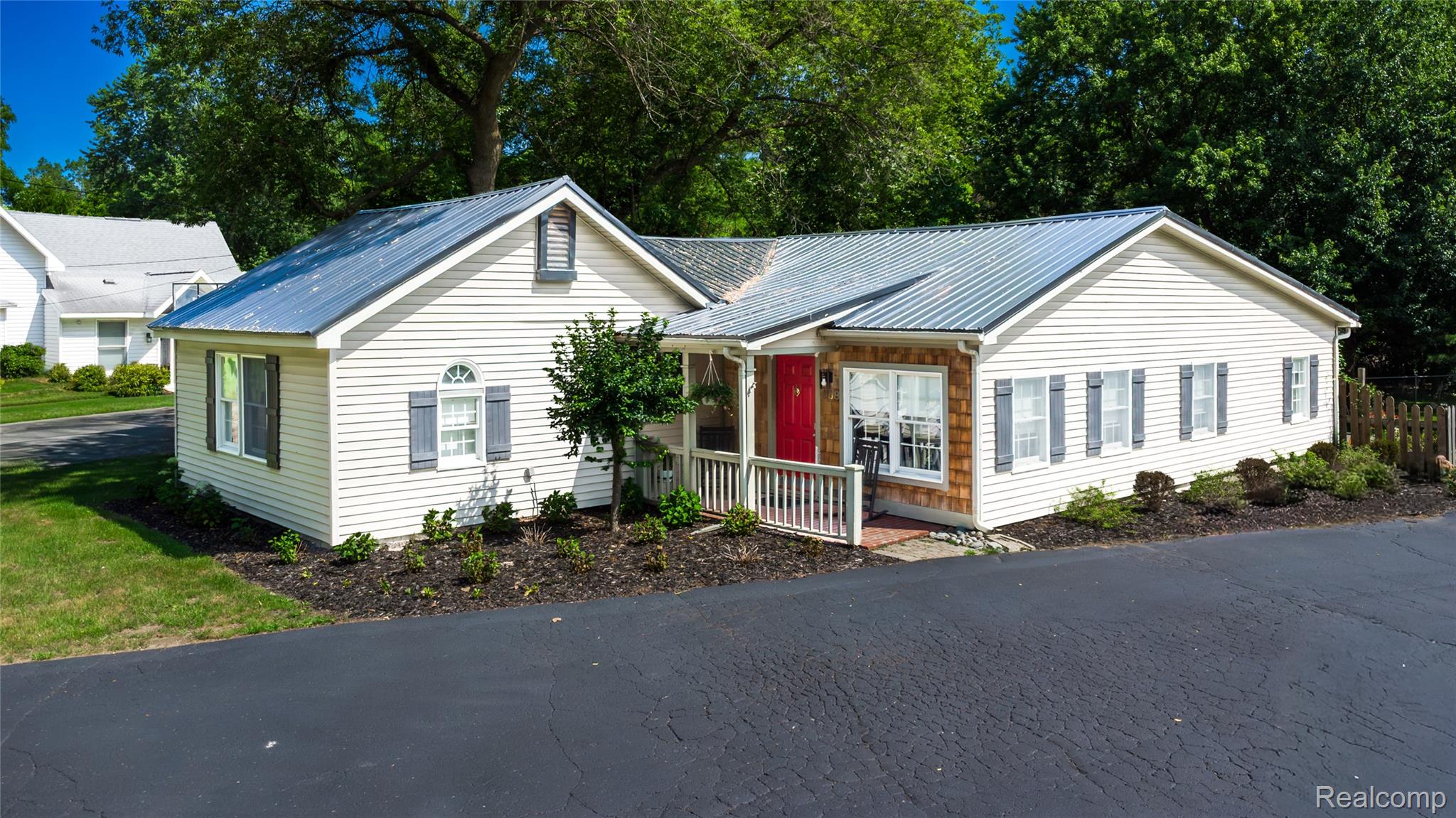308 N Seymour Road