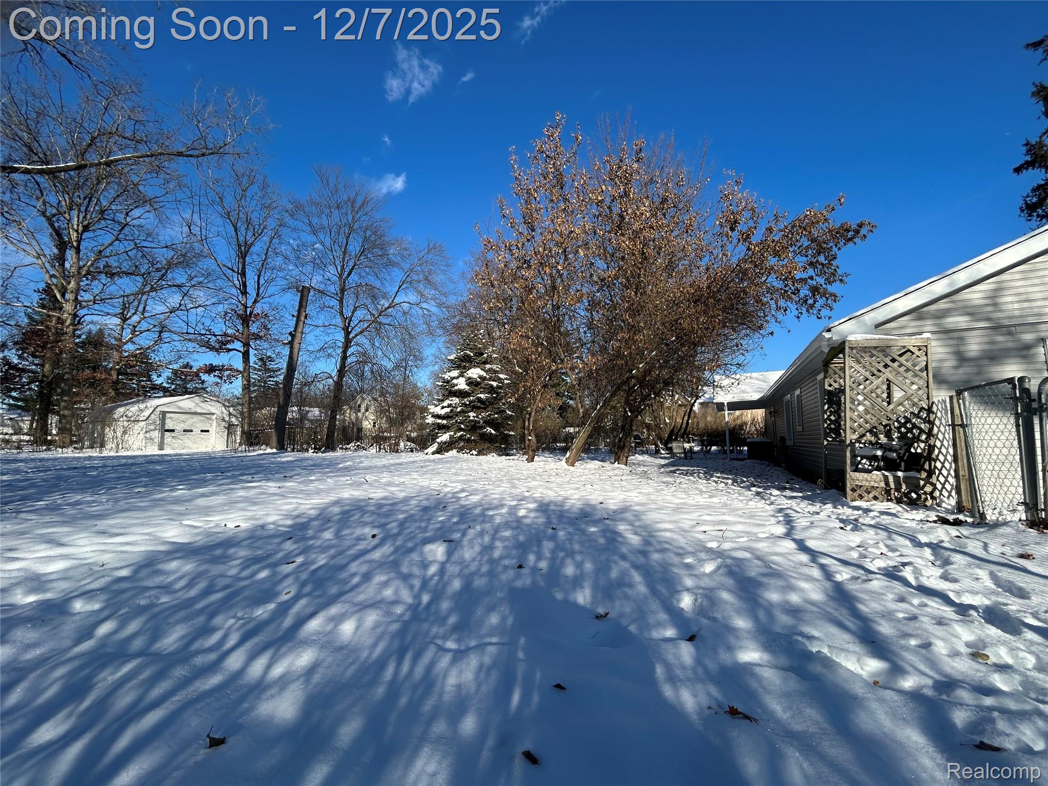 2488 Willow Beach Street