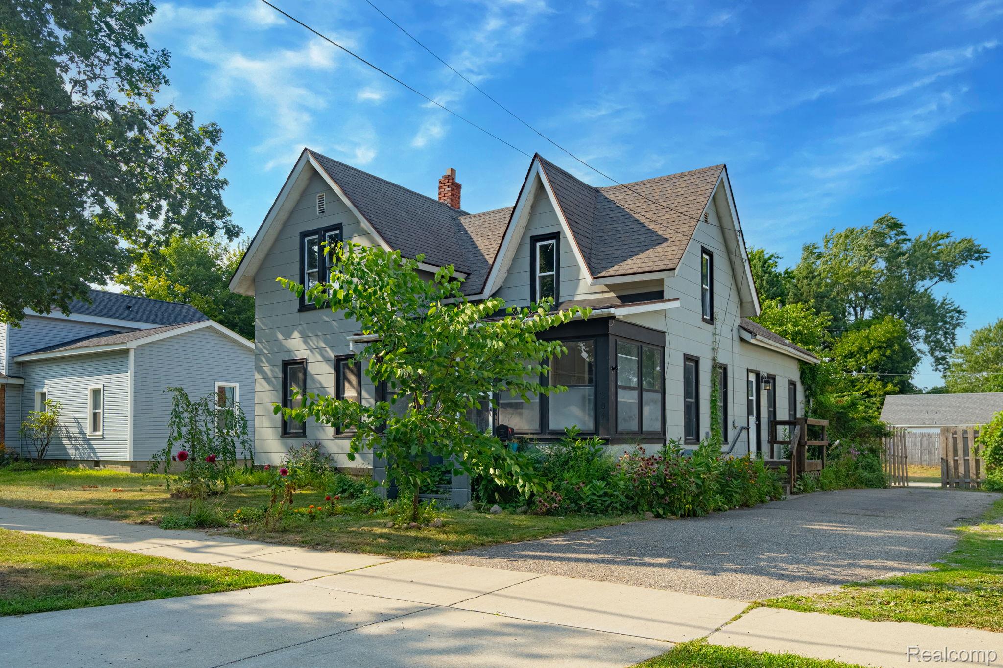 204 Oakland Street
