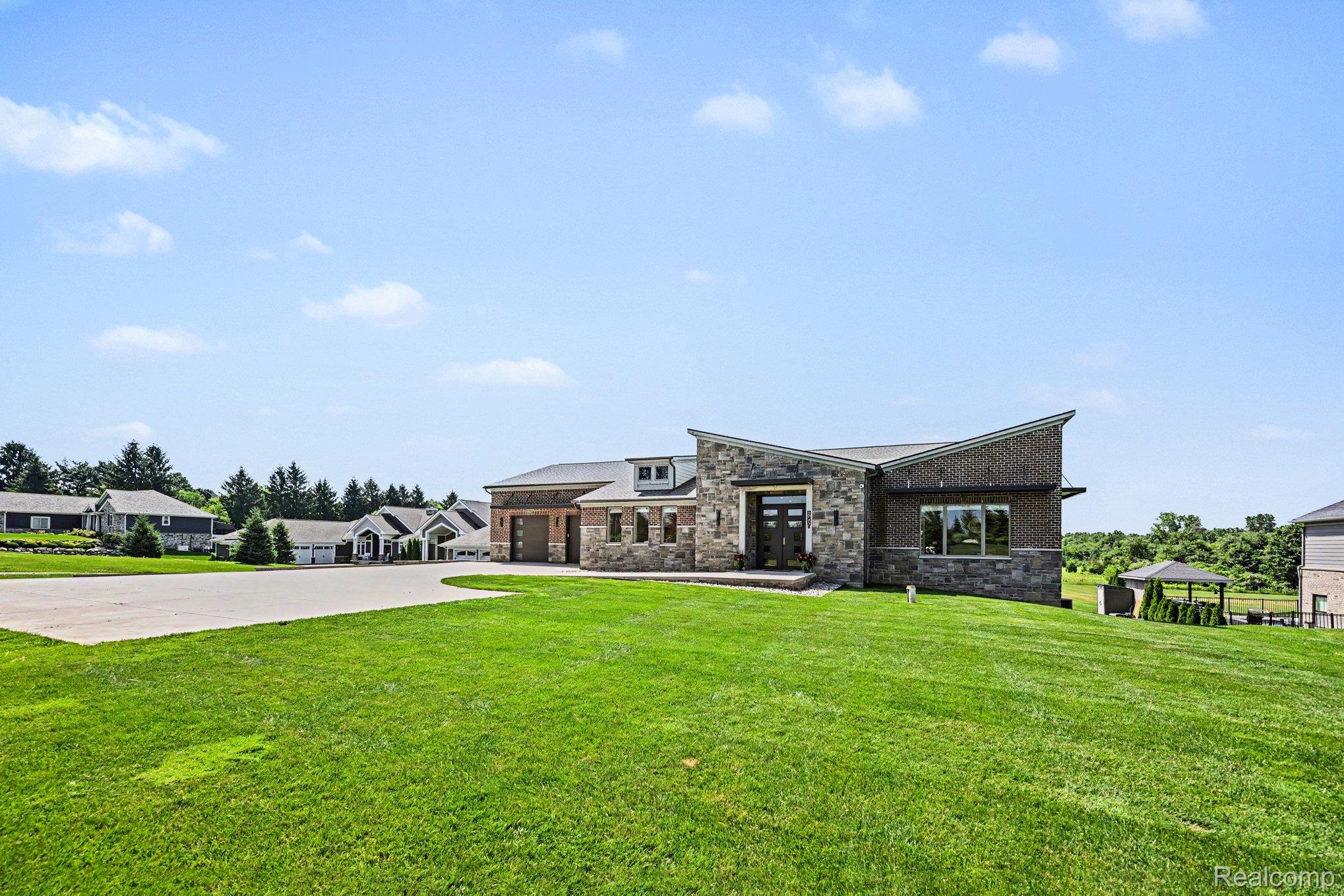 2943 Sleeth Road