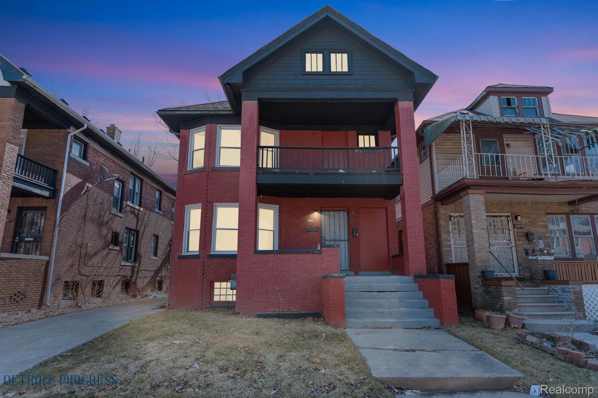 Photo 1 of 34 — 5285 Maplewood Street, Detroit City, MI 48204