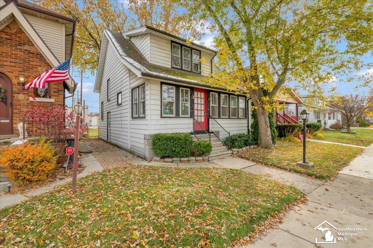 1519 Fort Park Boulevard