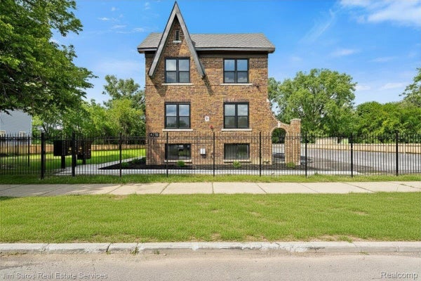 4735 ROHNS ST APT B1, DETROIT, MI 48214 - Image 1c492f5d2df97367b1c4c24ea90a2af7/140362487
