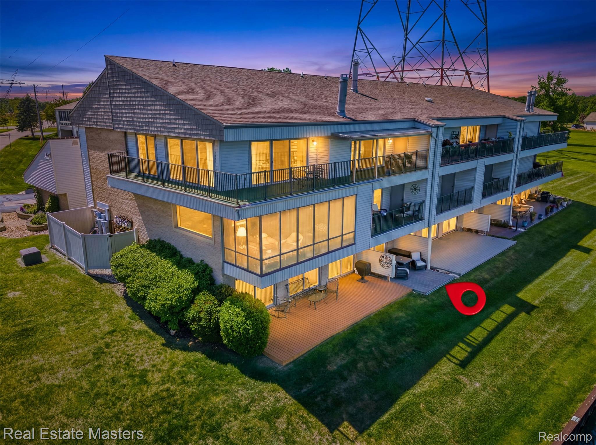 3997 River Road 6