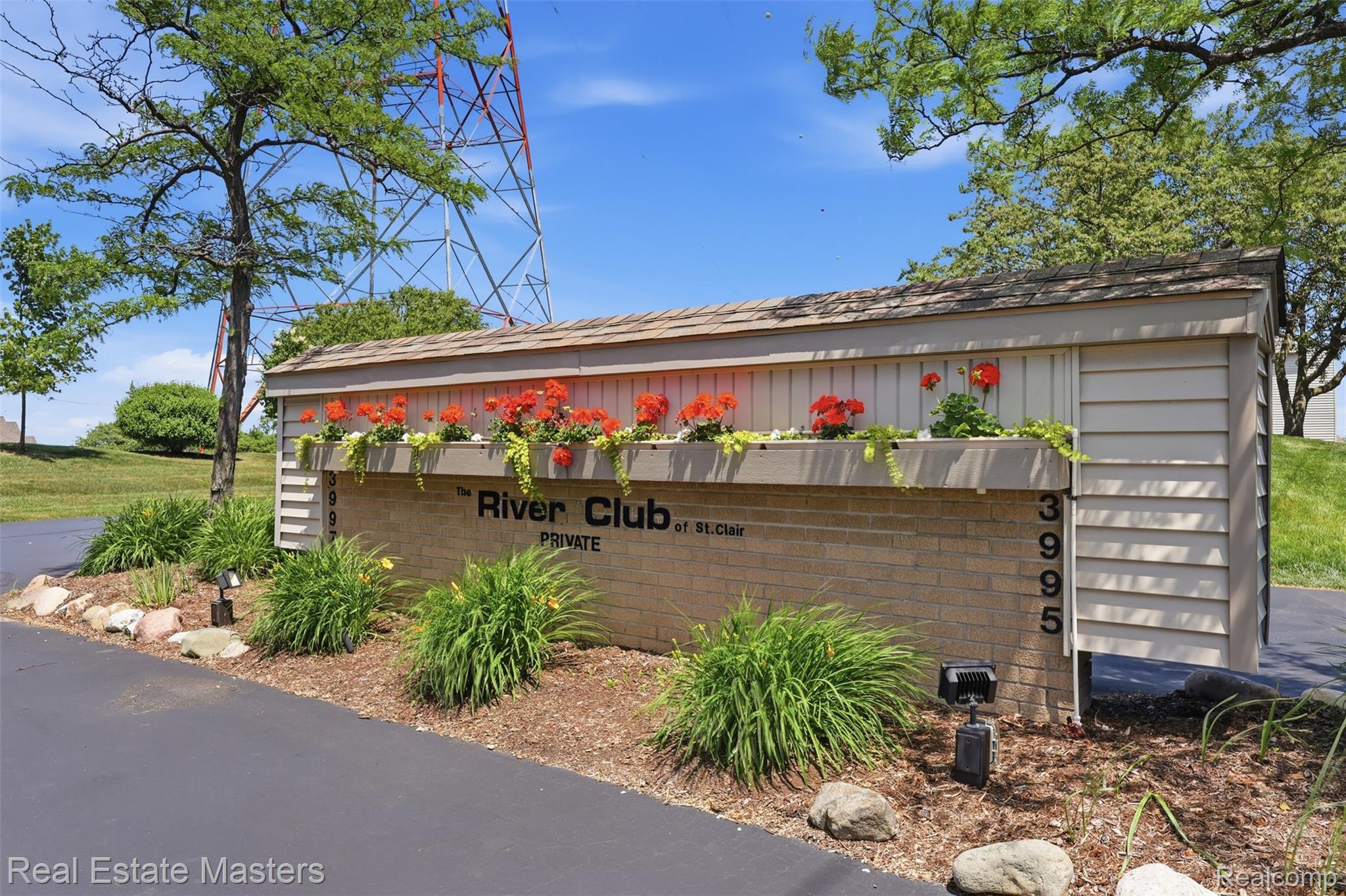 3997 River Road 6