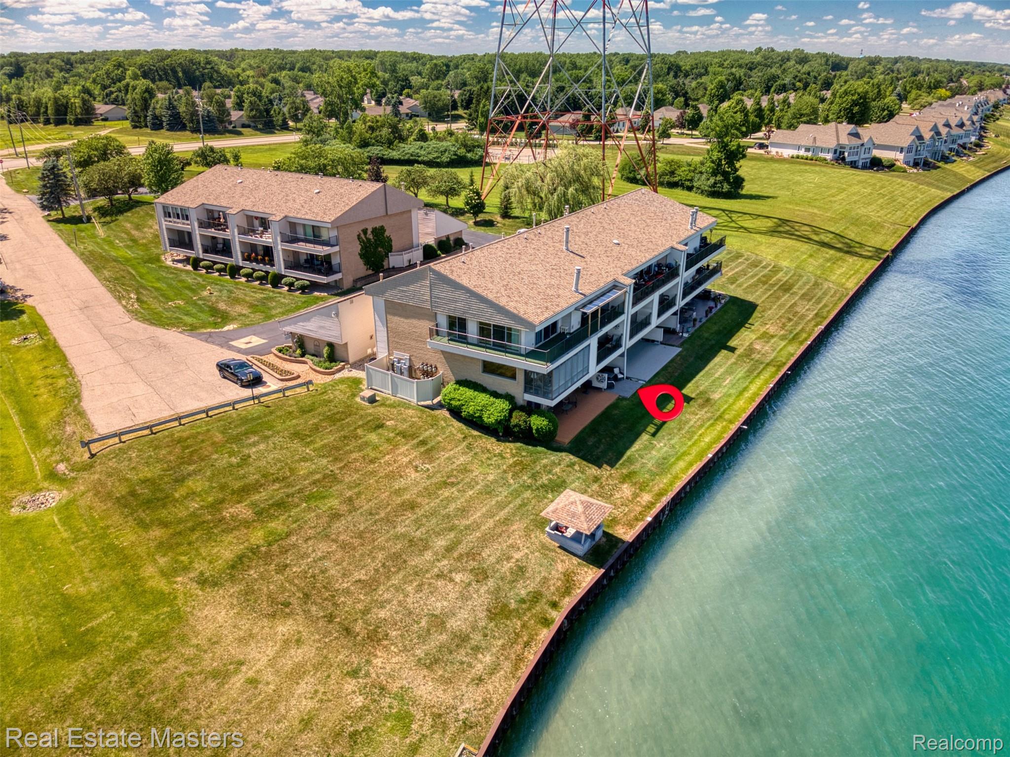 3997 River Road 6