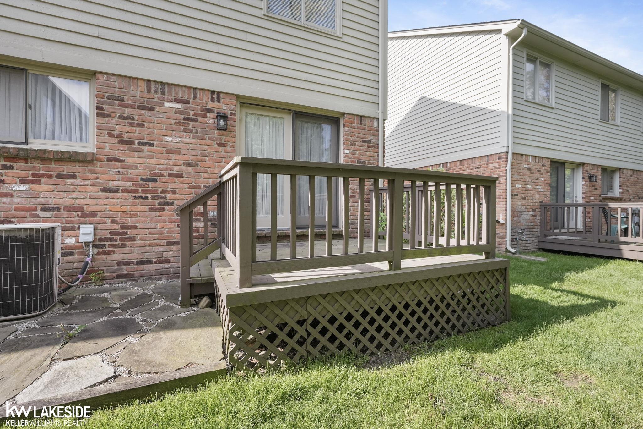 427 Oakgrove Court