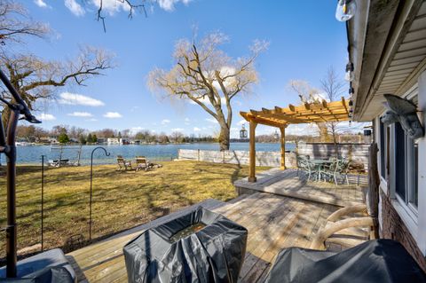 A home in WaterfordCharterTownship_Oakland