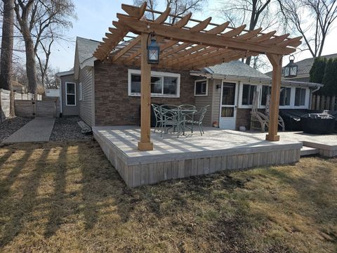 A home in WaterfordCharterTownship_Oakland