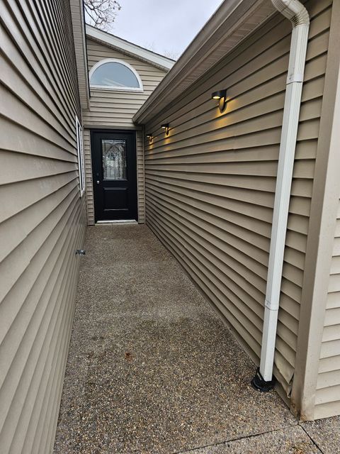 A home in WaterfordCharterTownship_Oakland