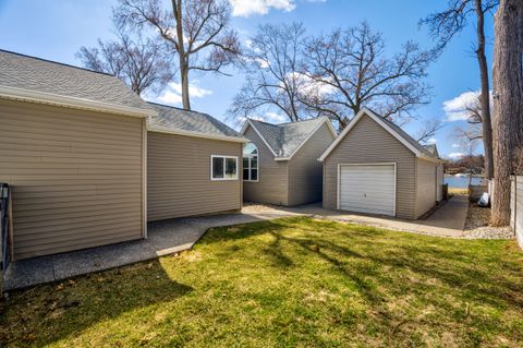A home in WaterfordCharterTownship_Oakland