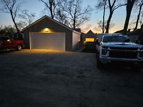 A home in WaterfordCharterTownship_Oakland