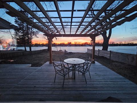 A home in WaterfordCharterTownship_Oakland