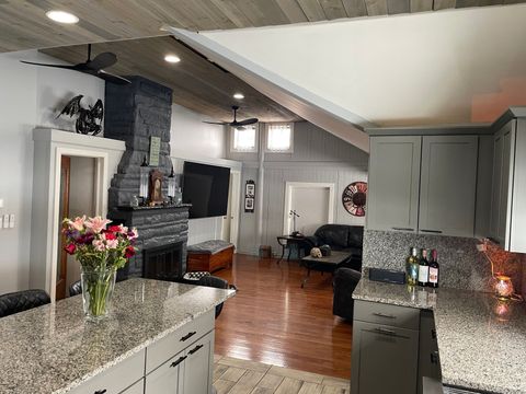 A home in WaterfordCharterTownship_Oakland