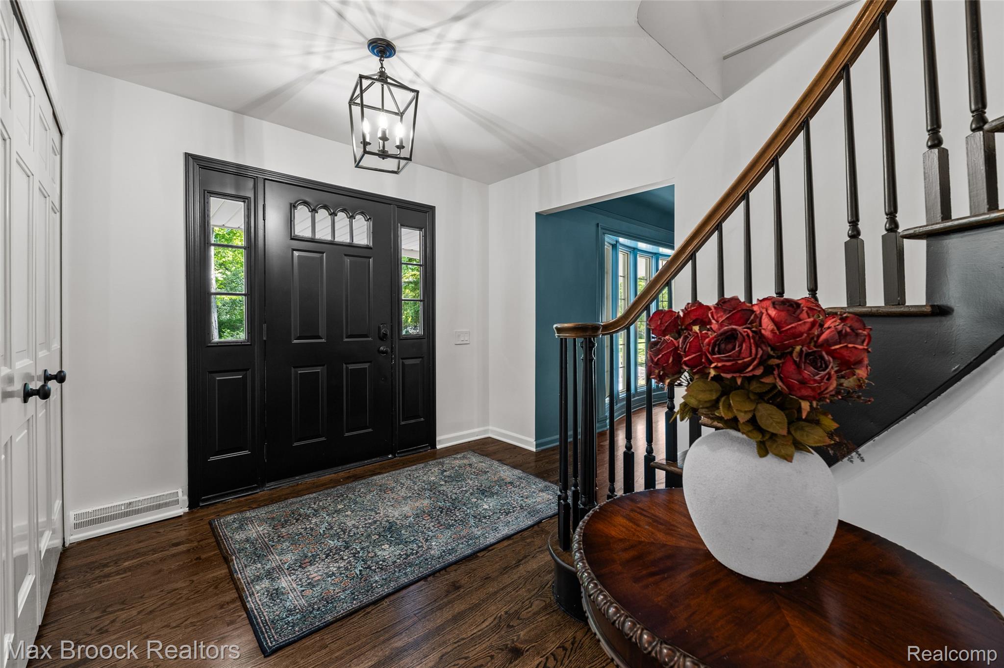 433 Whippers In Court