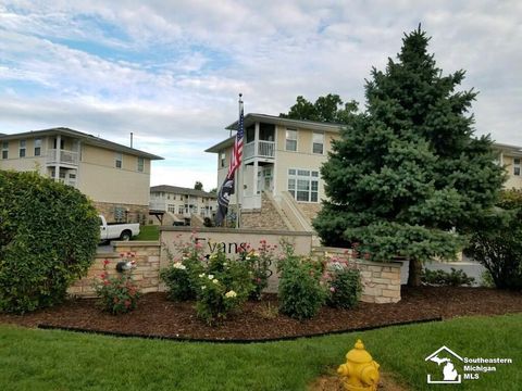 507 Mackinaw Trail Luna Pier City MI 48157