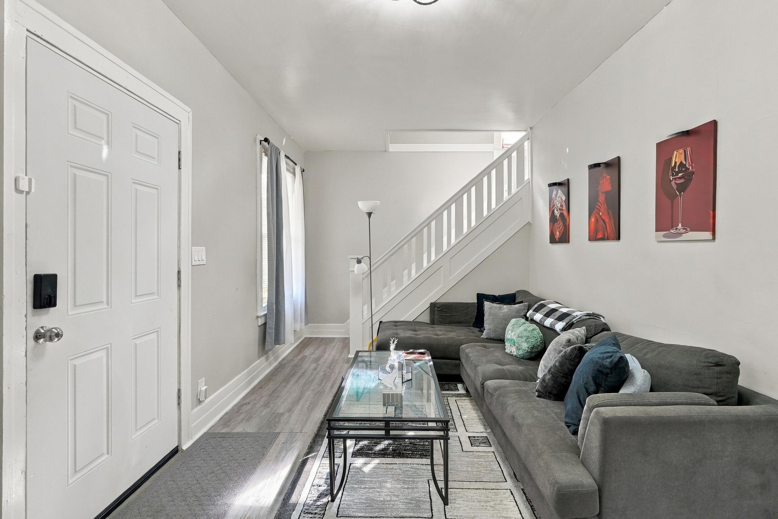 92 E Pleasant Street