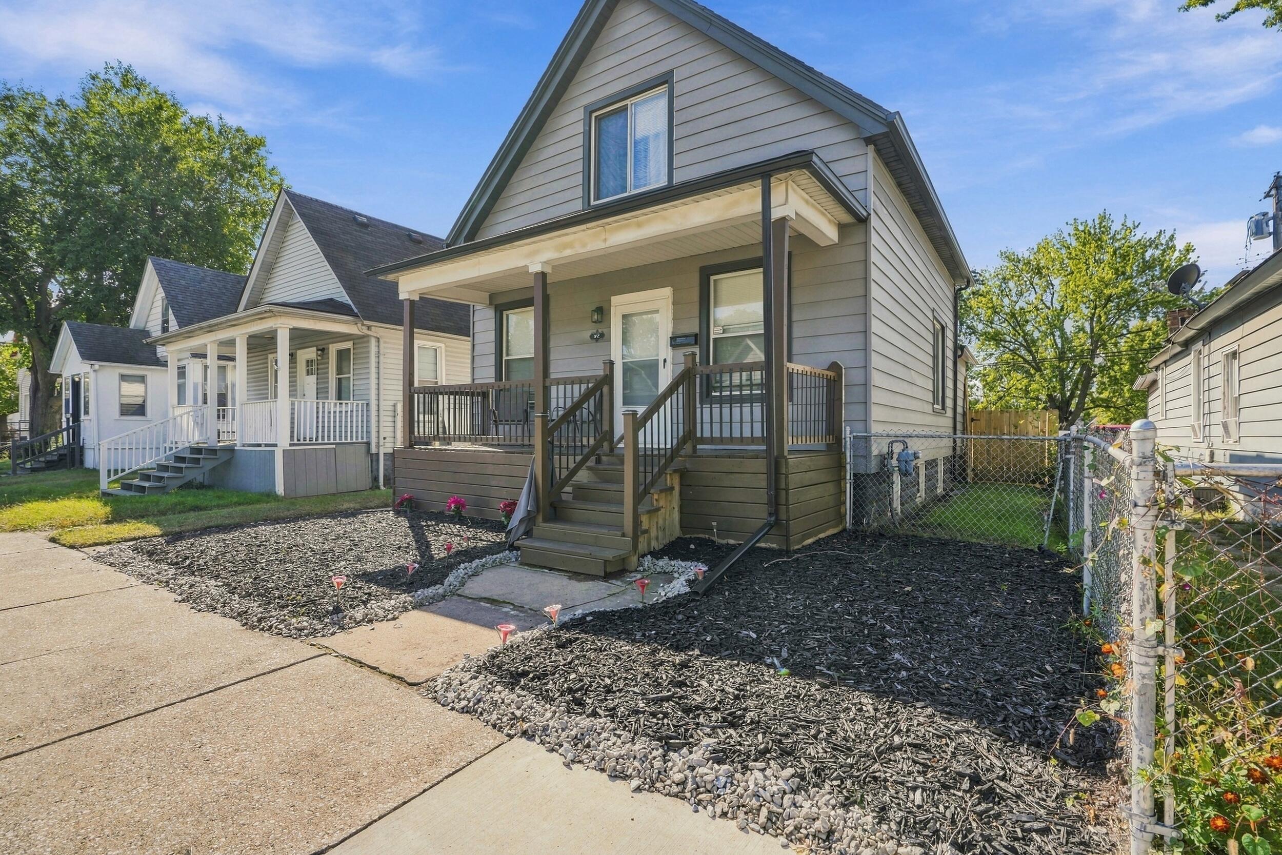 92 E Pleasant Street