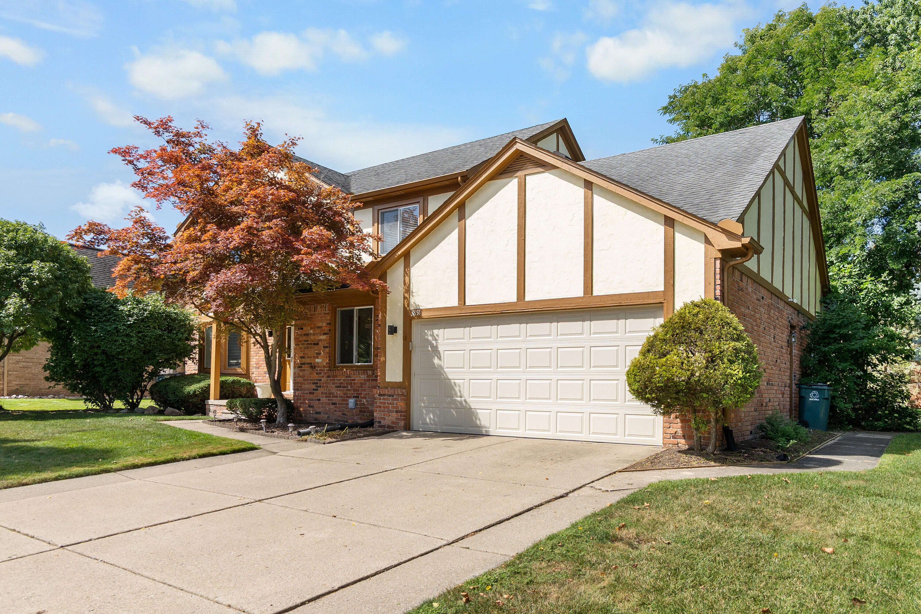 3891 Fairfax Drive