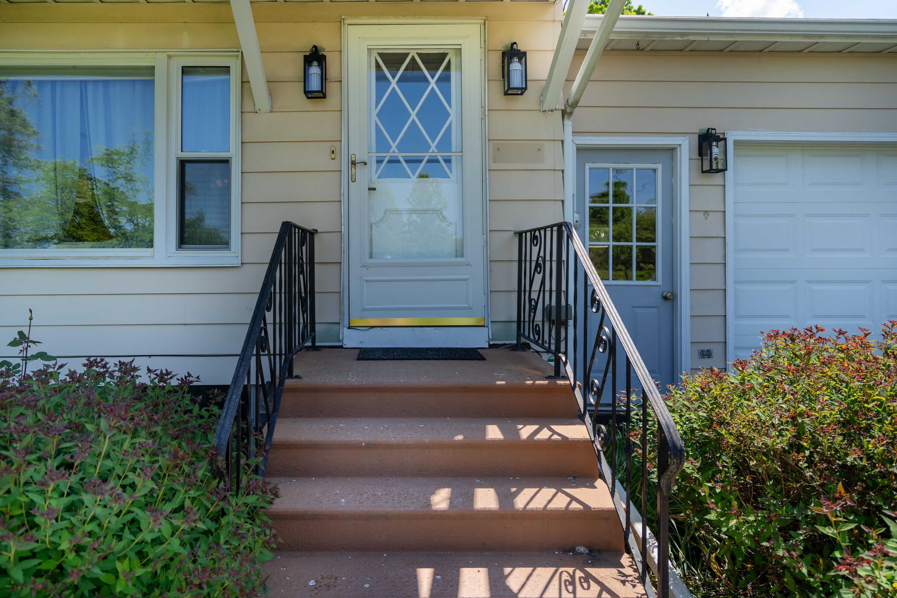 1447 71 1/2 Street