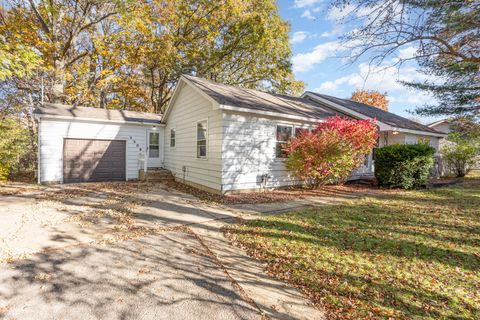 Photo of 3206 Gibson Street, Midland City, MI 48640 (MLS # 65025056640)