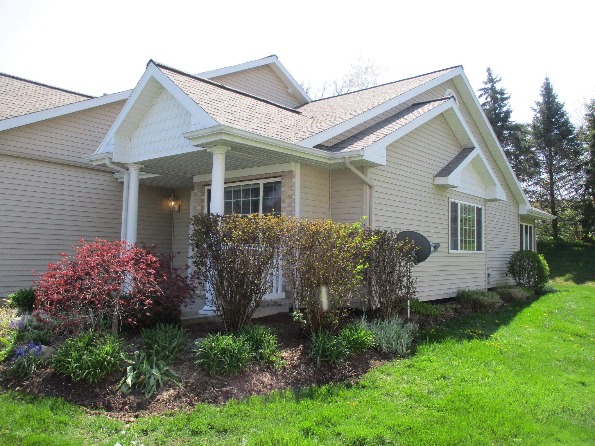1096 - 4 Fountain View Circle