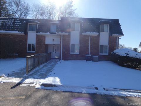 Photo of 1862 Colonial Village Way #3, Waterford Charter Township, MI 48328 (MLS # 20261013307)