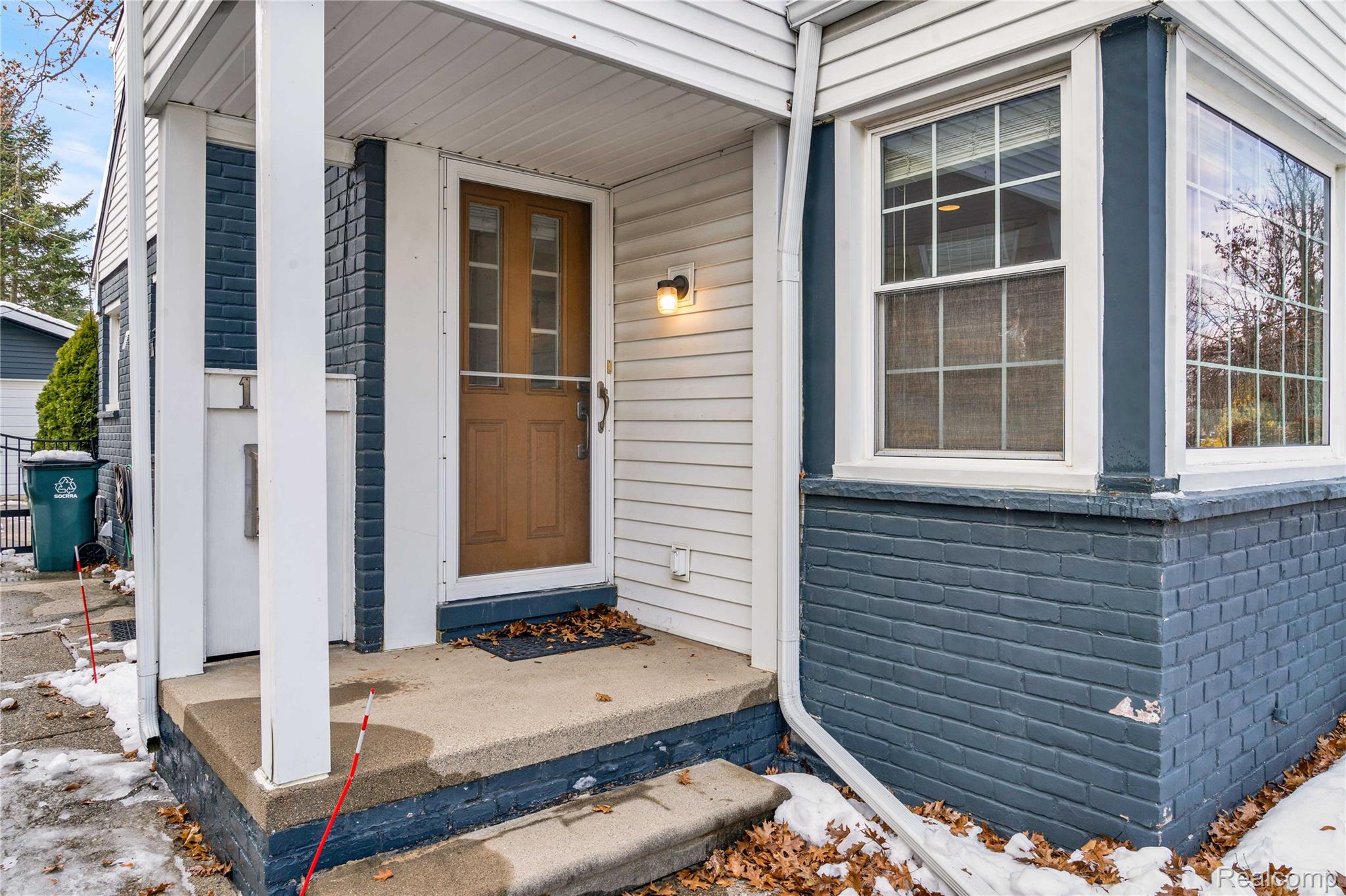 1556 Stanley Boulevard