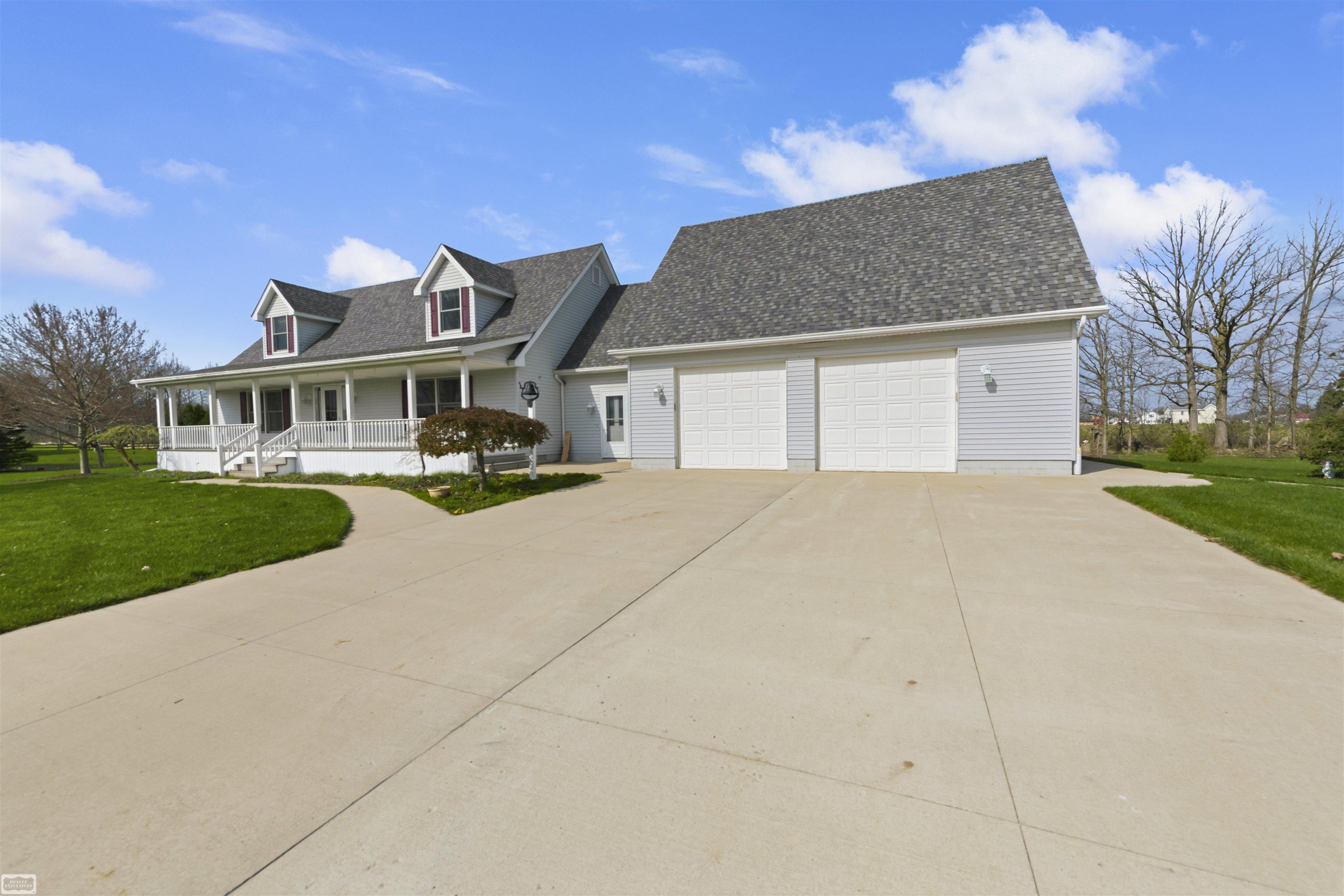 4453 Lone Oak Drive