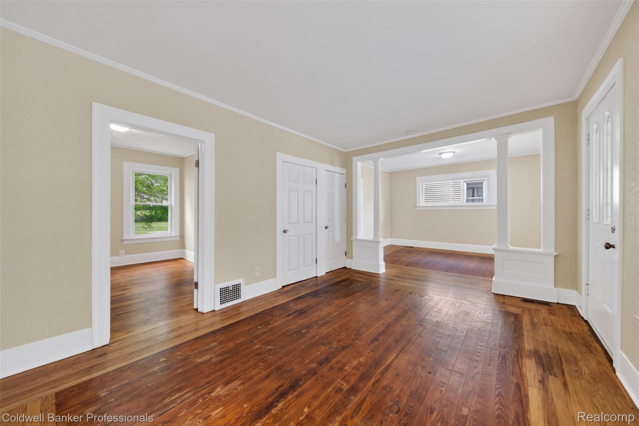 43 Dwight Ave Avenue