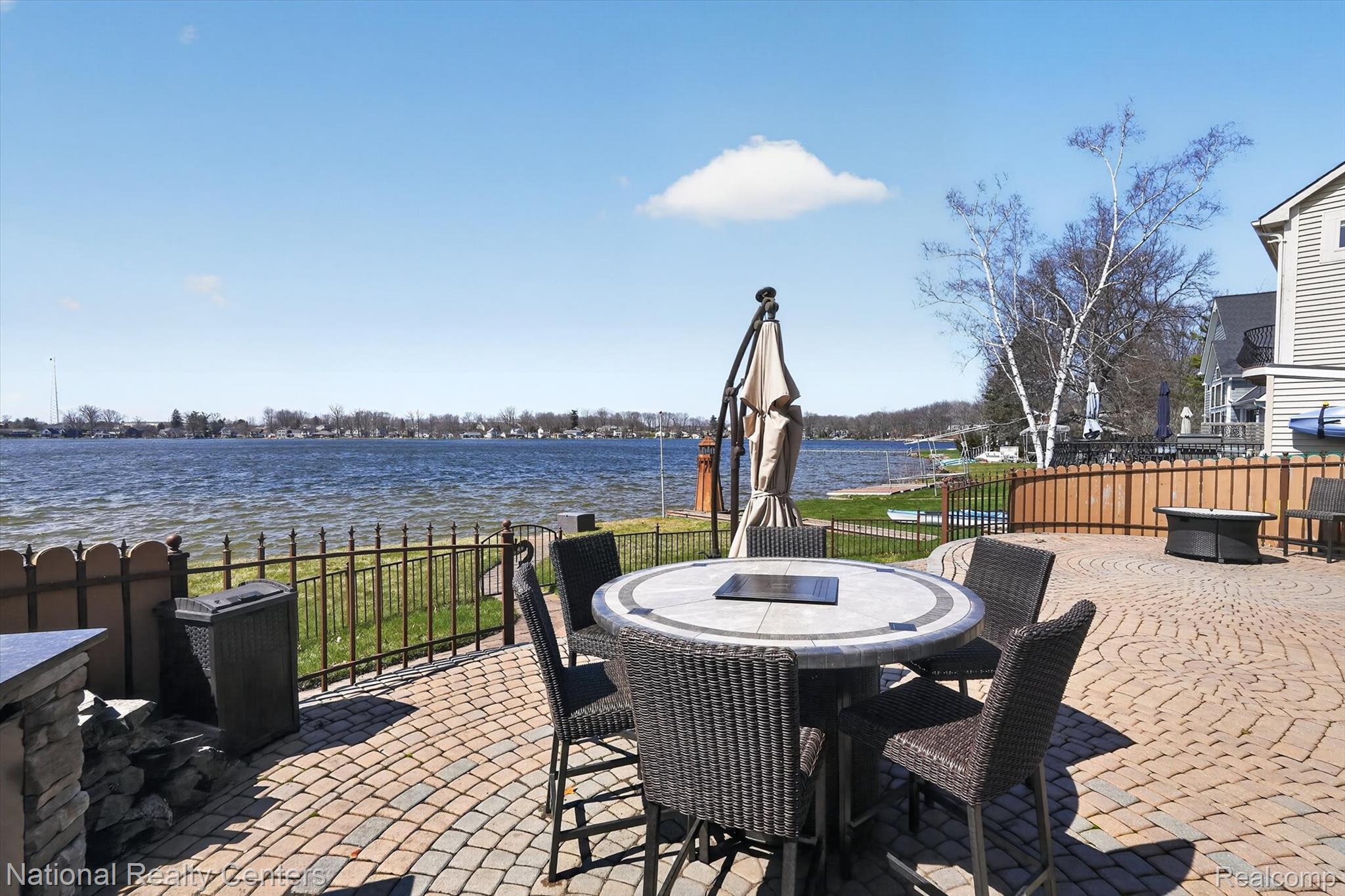 560 Black Oaks Trail