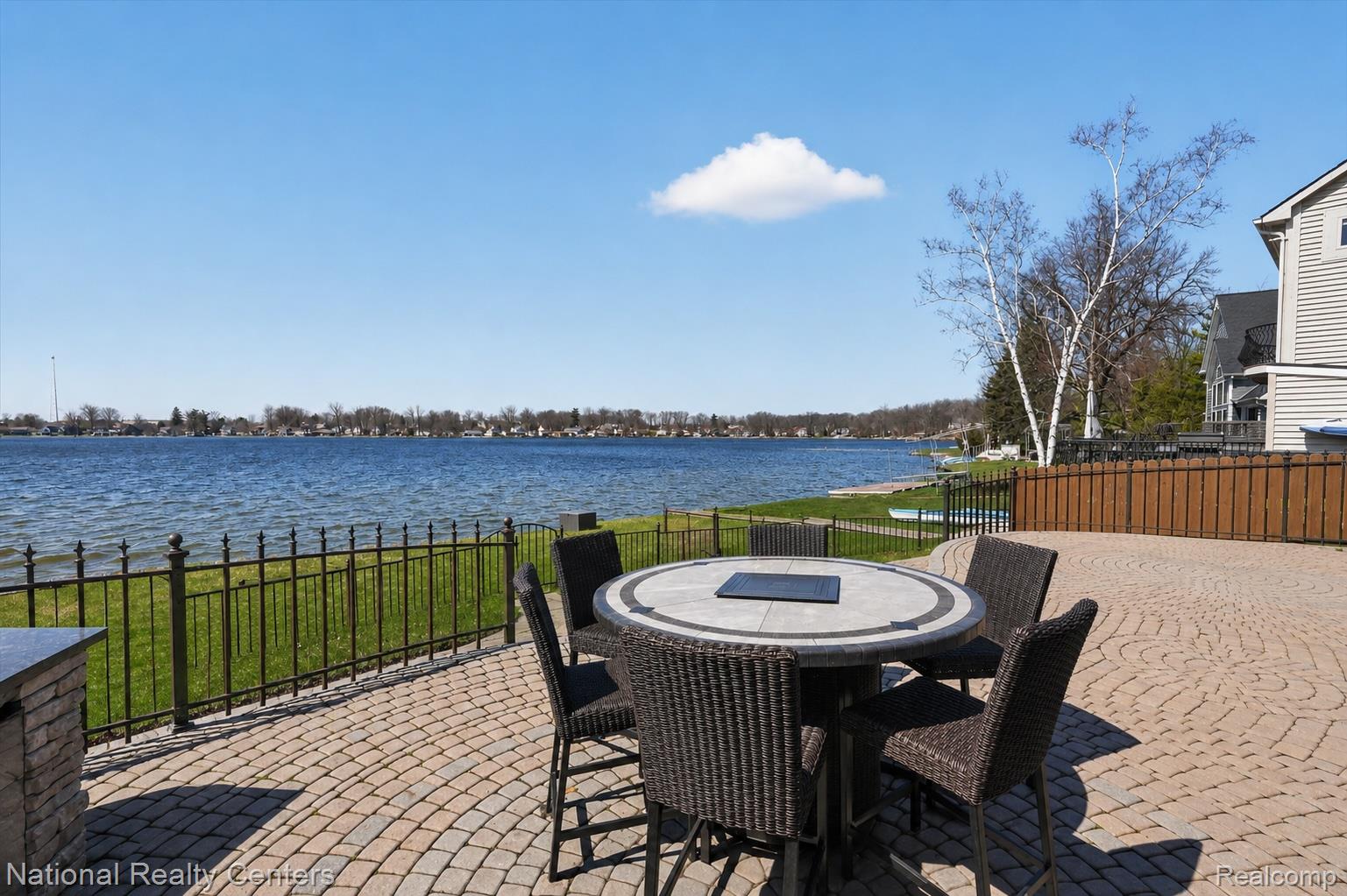 560 Black Oaks Trail