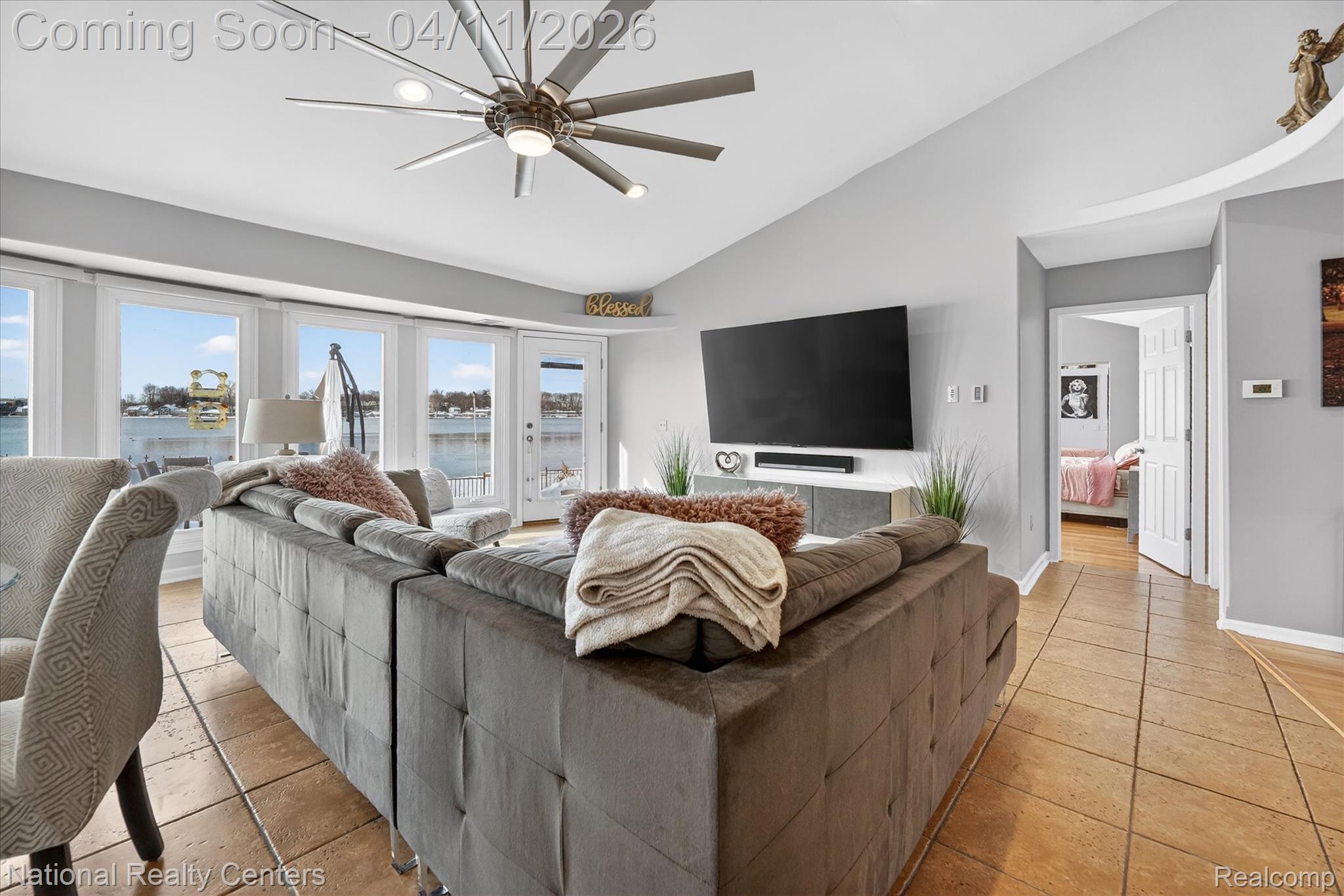 560 Black Oaks Trail