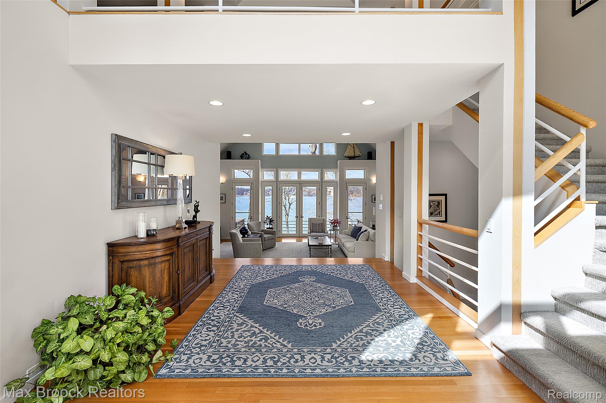 850 Lake Angelus Shores