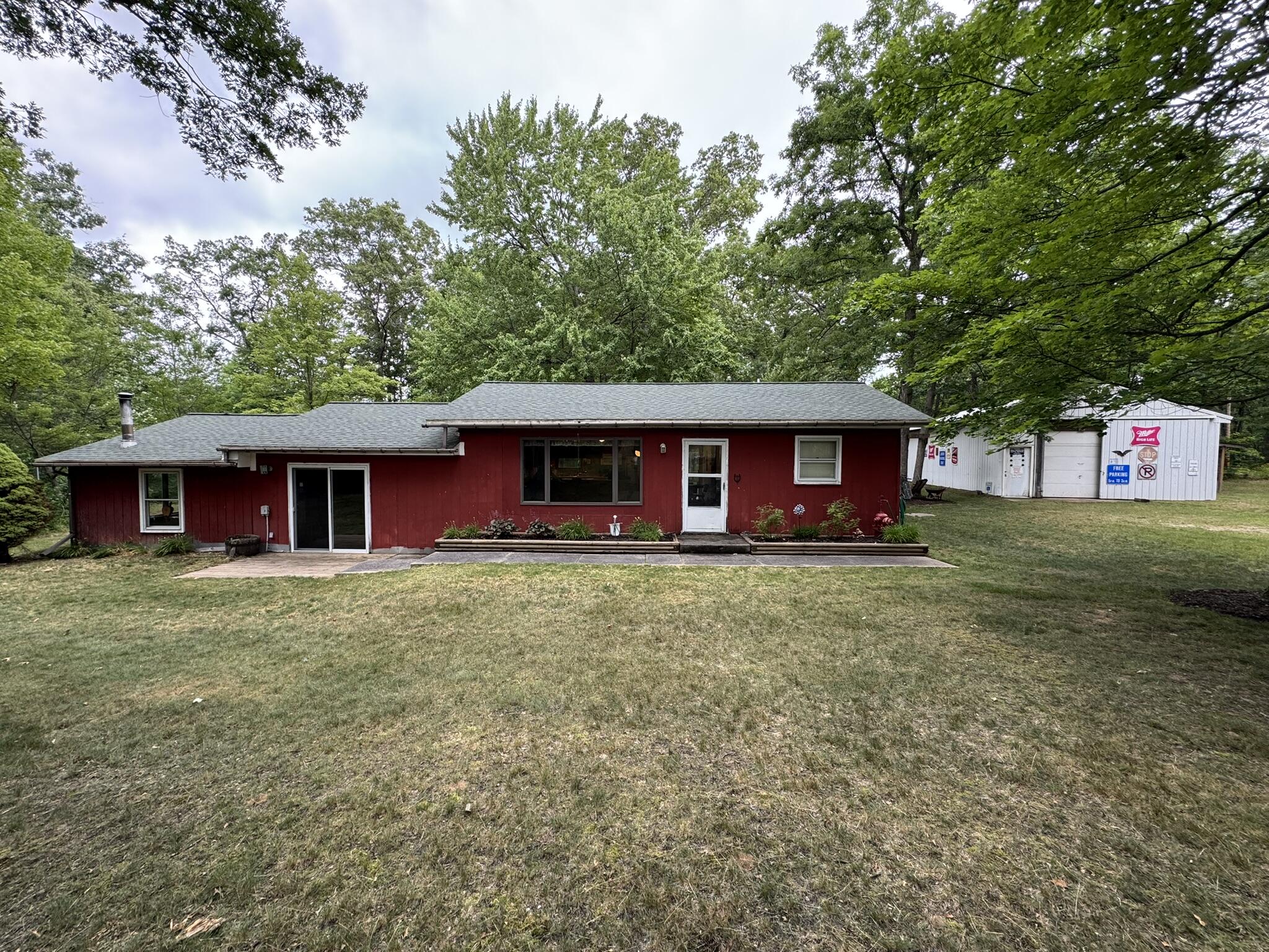 4392 W 9 Mile Road