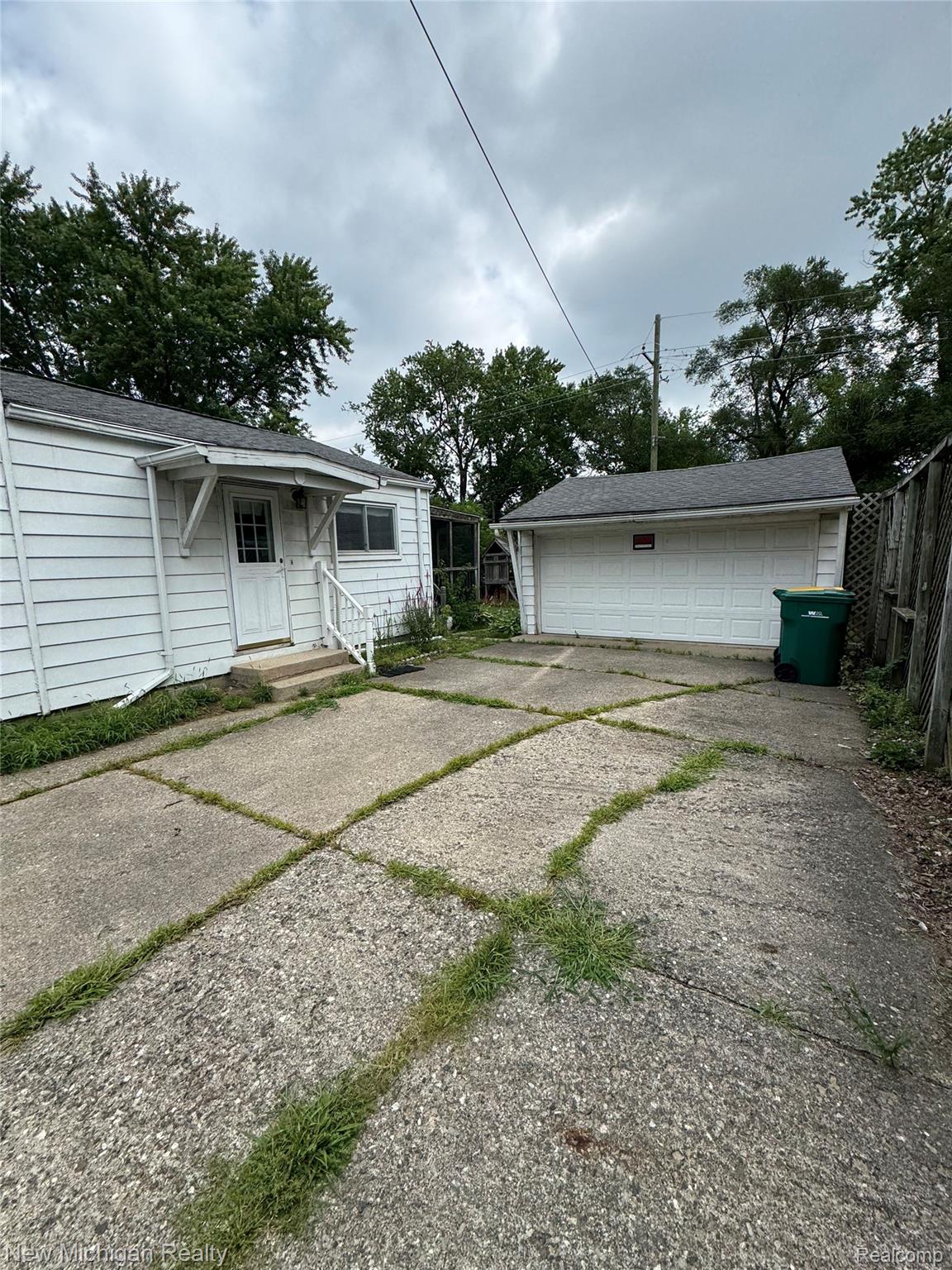 2773 Woodruff Lane