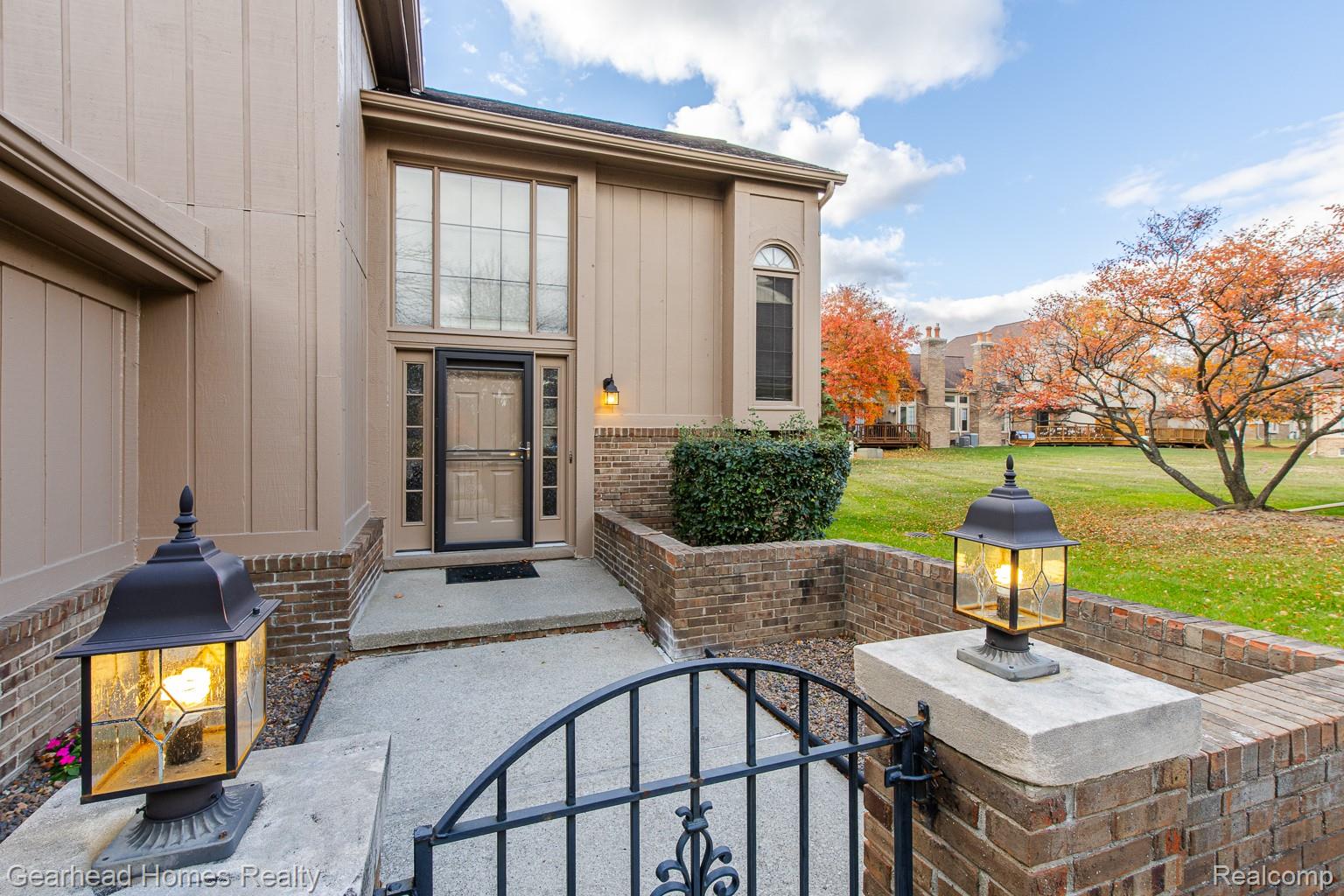 37660 N Laurel Park Drive 66