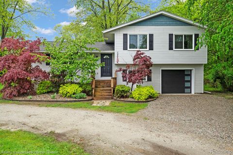 5851 Lakeshore Road Fort Gratiot Charter Township MI 48059