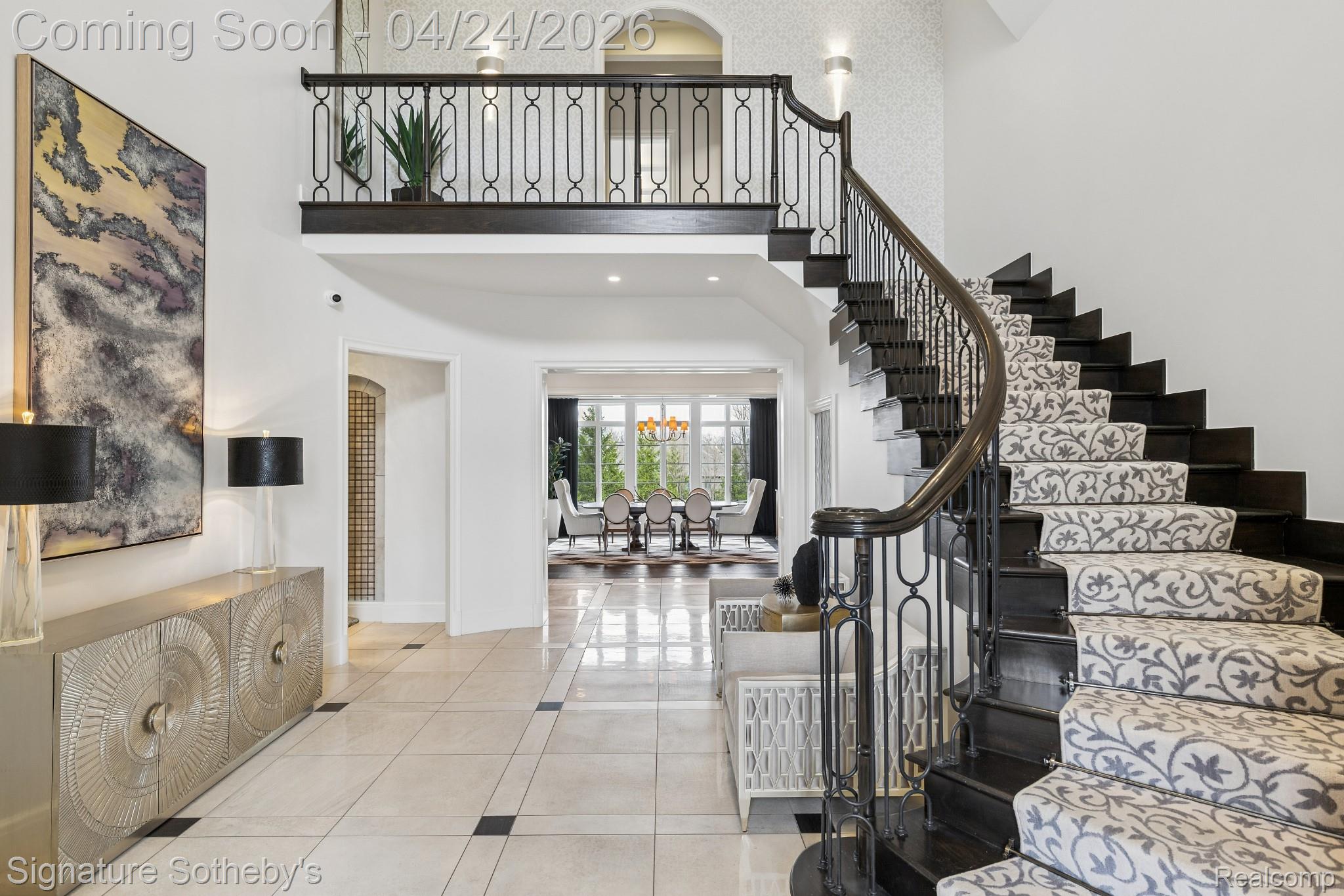 4911 Pinnacle Boulevard