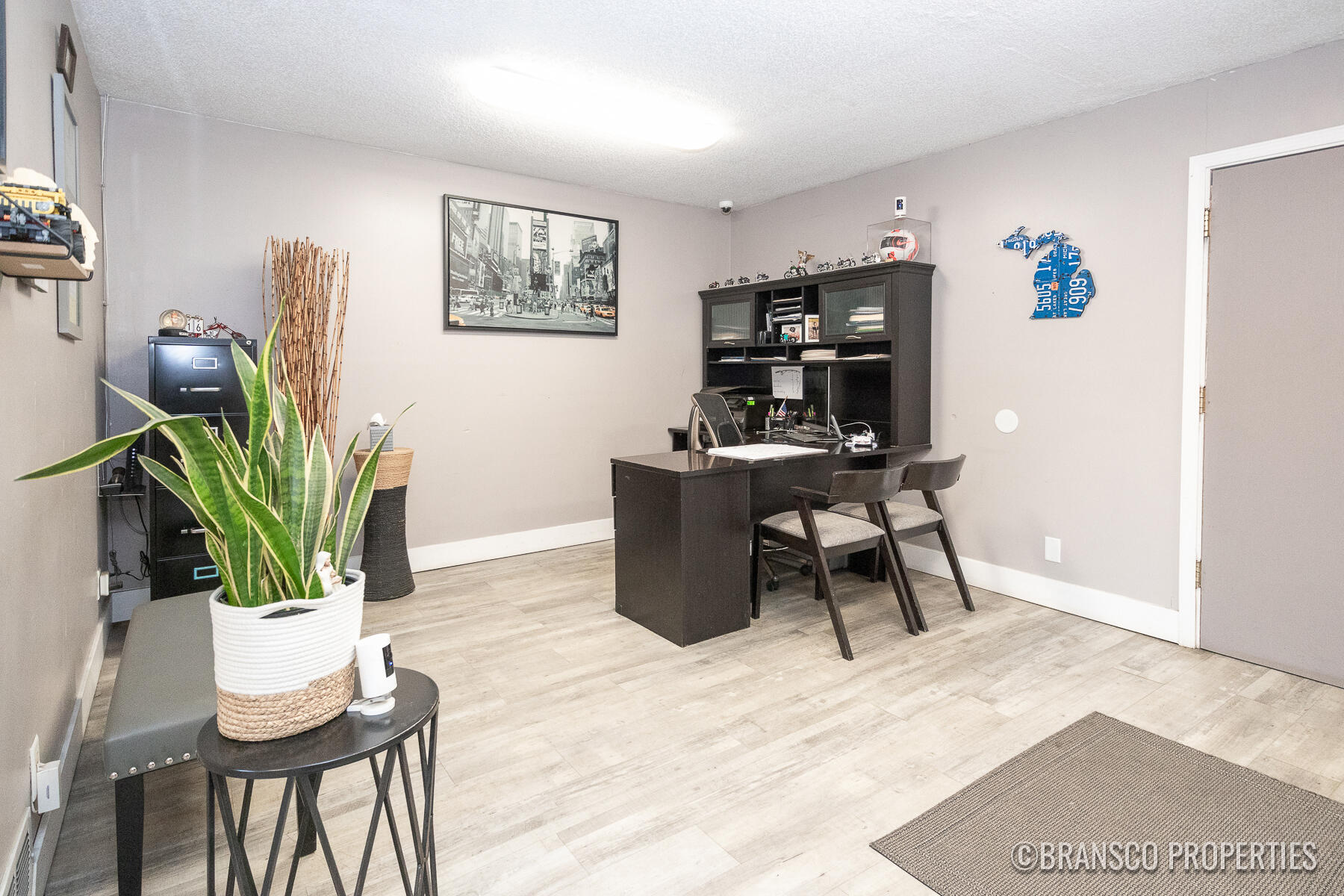 2960 Division Avenue S