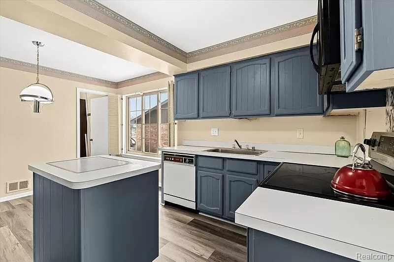 29146 W Wellington 83