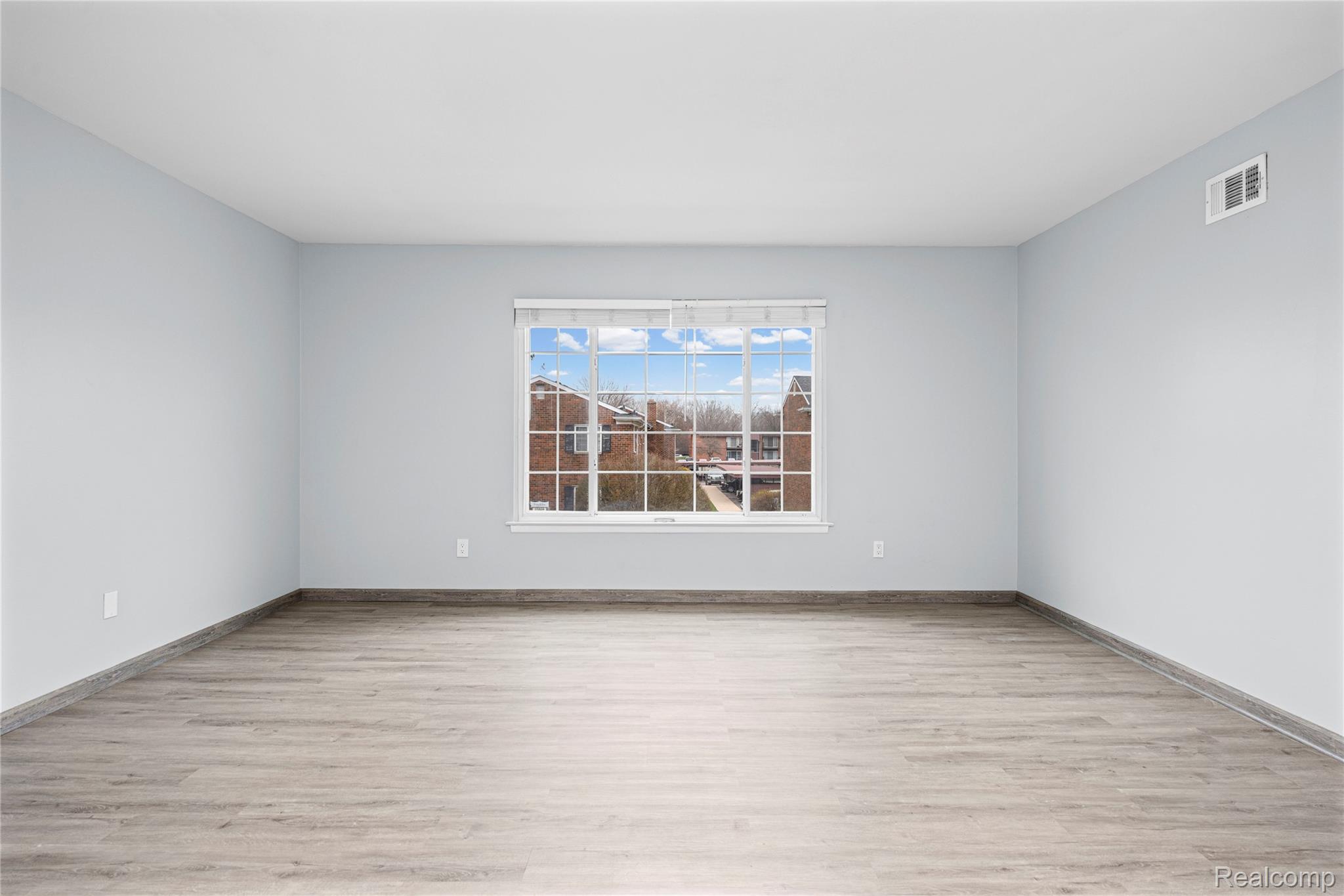 25325 Shiawassee Circle 203